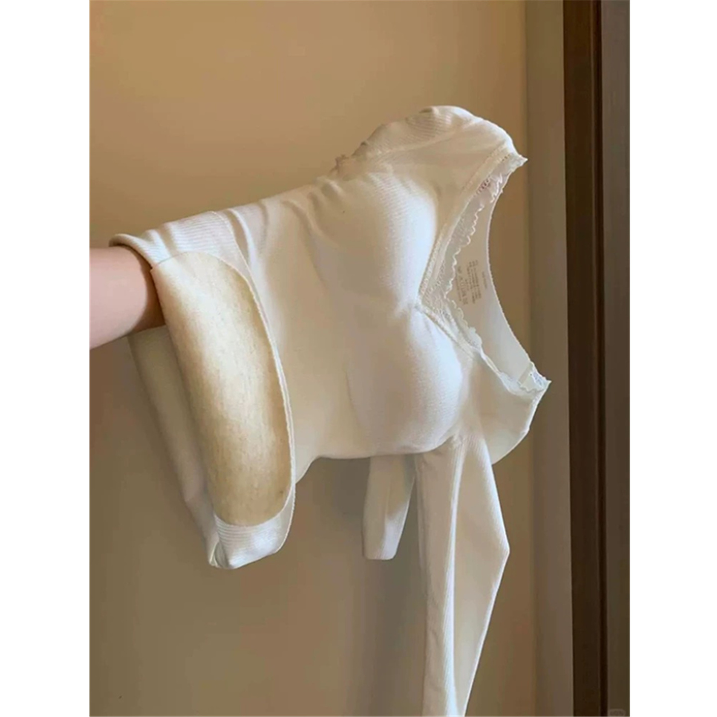 蕾丝V领打底衫女内搭带胸垫上衣