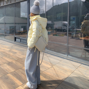 2562kp275k408奶呼呼黄色羽绒服图片