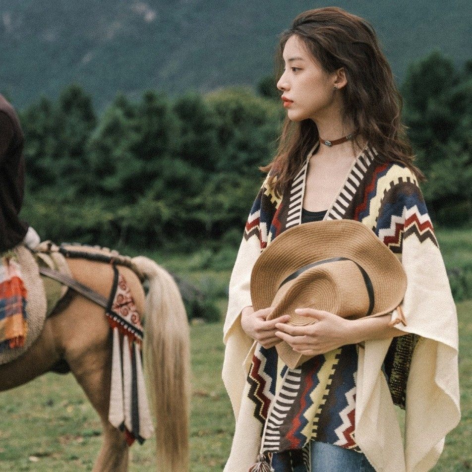 波西米亚民族风披肩外搭装饰女云南夏季新疆防晒旅游拍照披风斗篷