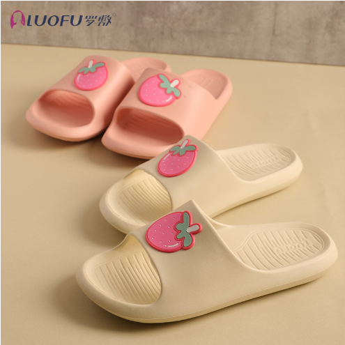 罗敷草莓亲子凉拖鞋儿童家用夏浴室洗澡防滑家居室内外穿沙滩鞋软