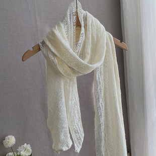 2025新款蕾丝毛线拼接秋季优雅围巾奶白色长款秋冬女护颈长条围脖