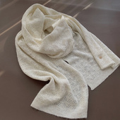 温柔知性气质轻盈镂空羊毛毛线围巾 百搭米白针织围脖 2026秋冬季
