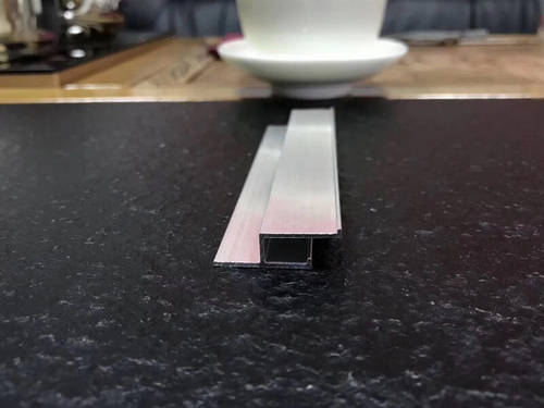 定制款h型卡布灯箱型材uv软膜边框天花软膜卡槽卡条F码平口高低口