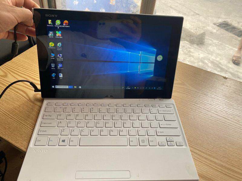 (议价)索尼超薄11.6寸平板pc二合一svt112 1080ips