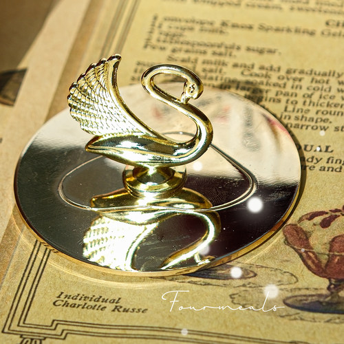 《天鹅商店》记忆圈聪明盖香薰蜡烛盖聚热防尘盖防挂壁氛围感工具