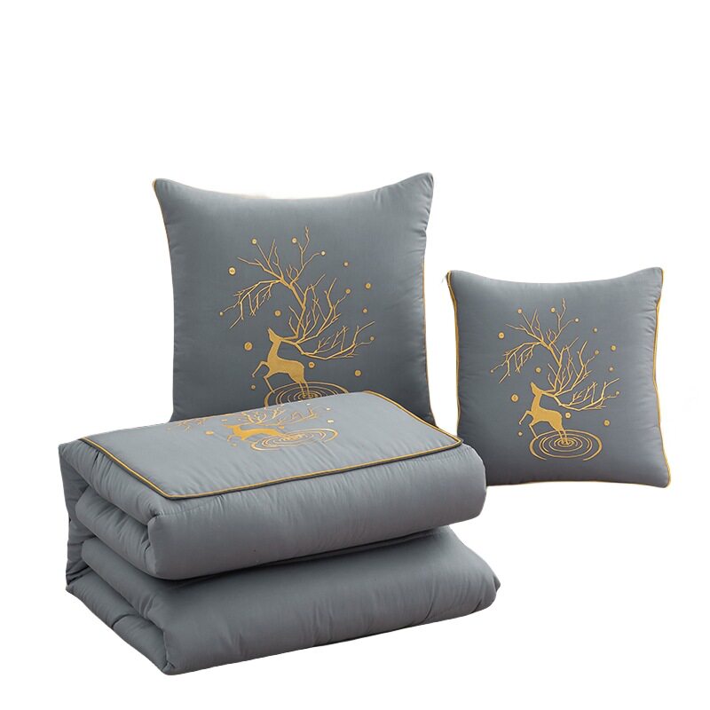 纯棉加厚抱枕被子两用星空鹿特厚靠垫被子二合一午休沙发空调被