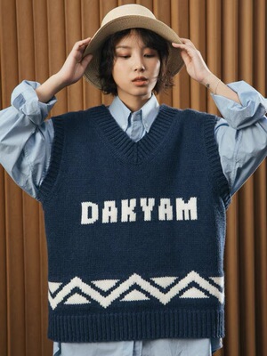 DAKYAM(达人)复古图腾提花编织V领休闲毛织马甲情侣无领背心男女