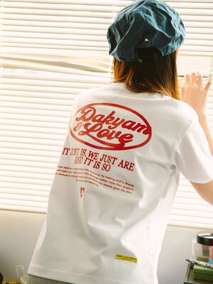 DAKYAM(达人)2026S/S Love Graphic TEE 人间恰好相遇情侣短袖T恤