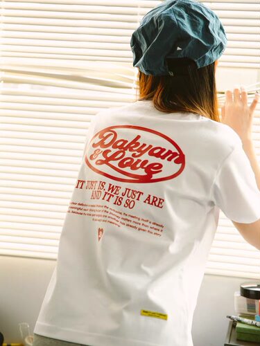 DAKYAM(达人)2026S/S Love Graphic TEE 人间恰好相遇情侣短袖T恤