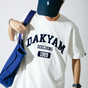 2024S Back Age学院风植绒文字印花TEE DAKYAM Golden 达人