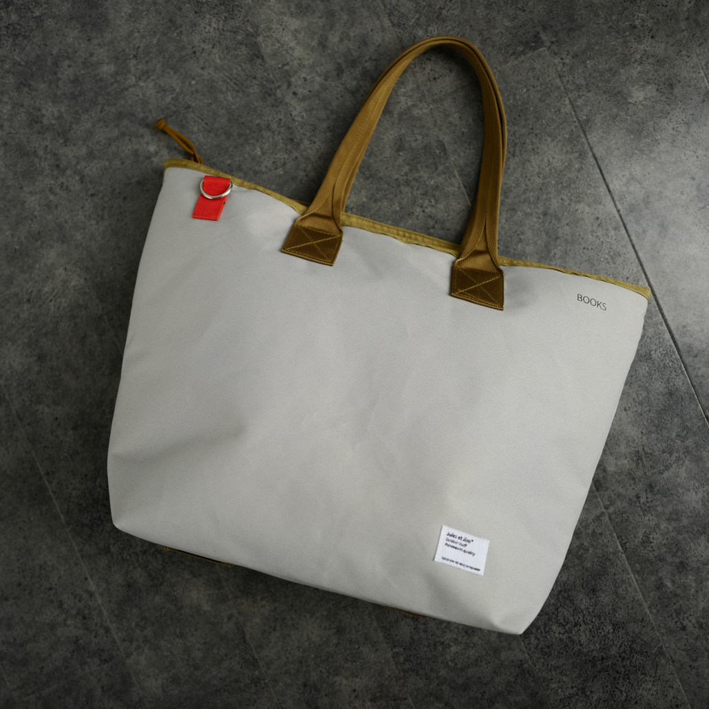 现货!卡其 祖与占 Tote bag 单肩包 手提 防水 通勤电脑 托特包