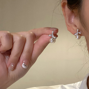 锆石蝴蝶结珍珠耳钉女小众设计个性 优雅百搭耳环耳饰 独特气质时尚