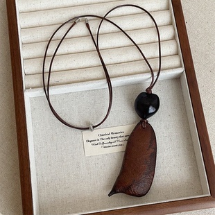 设计感扁豆荚果实吊坠抽拉项链女复古轻奢个性独特时尚颈链毛衣链