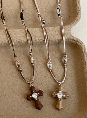 木质十字架爱心编绳抽拉项链女小众高级感个性时尚潮流颈链毛衣链