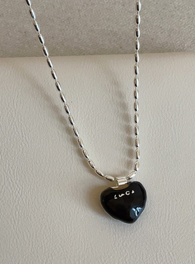 黑色滴油双面爱心字母项链女复古轻奢个性小众时尚潮流颈链毛衣链