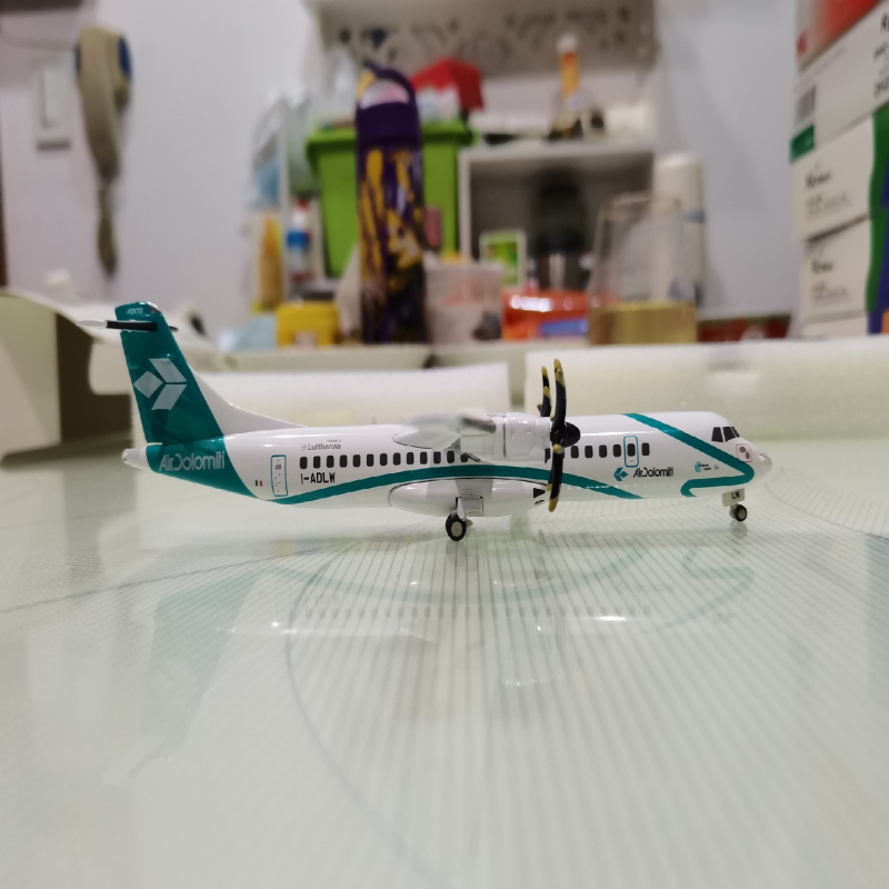 herpa200  意大利多罗米蒂航空ATR-72-500目测无瑕，一切以照片