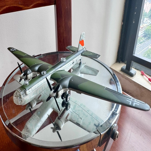 Atlas，He177轰炸机，修正起落架，主轮可转，1/144比例德军亨克