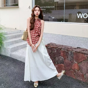 韩式不规则挂脖吊带套装女夏新款红格子背心上衣杏色半身裙两件套