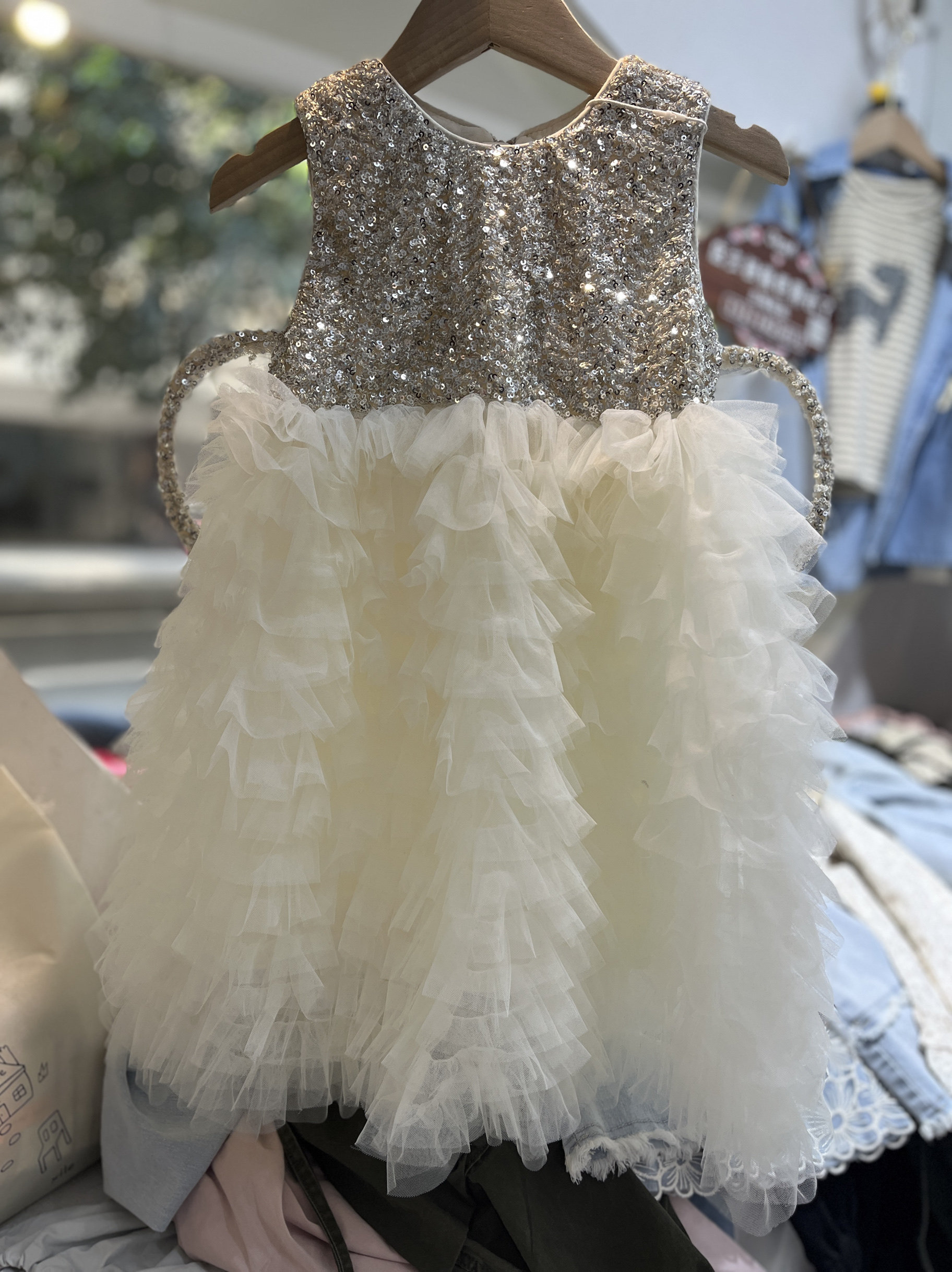 2025新款女童连衣裙夏装翅膀洋气精致高级公主裙女宝宝挂脖纱裙