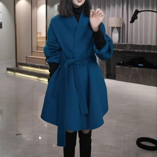 241120大爱美依缘2025新款简约大气宽松显瘦系带毛呢外套纯色