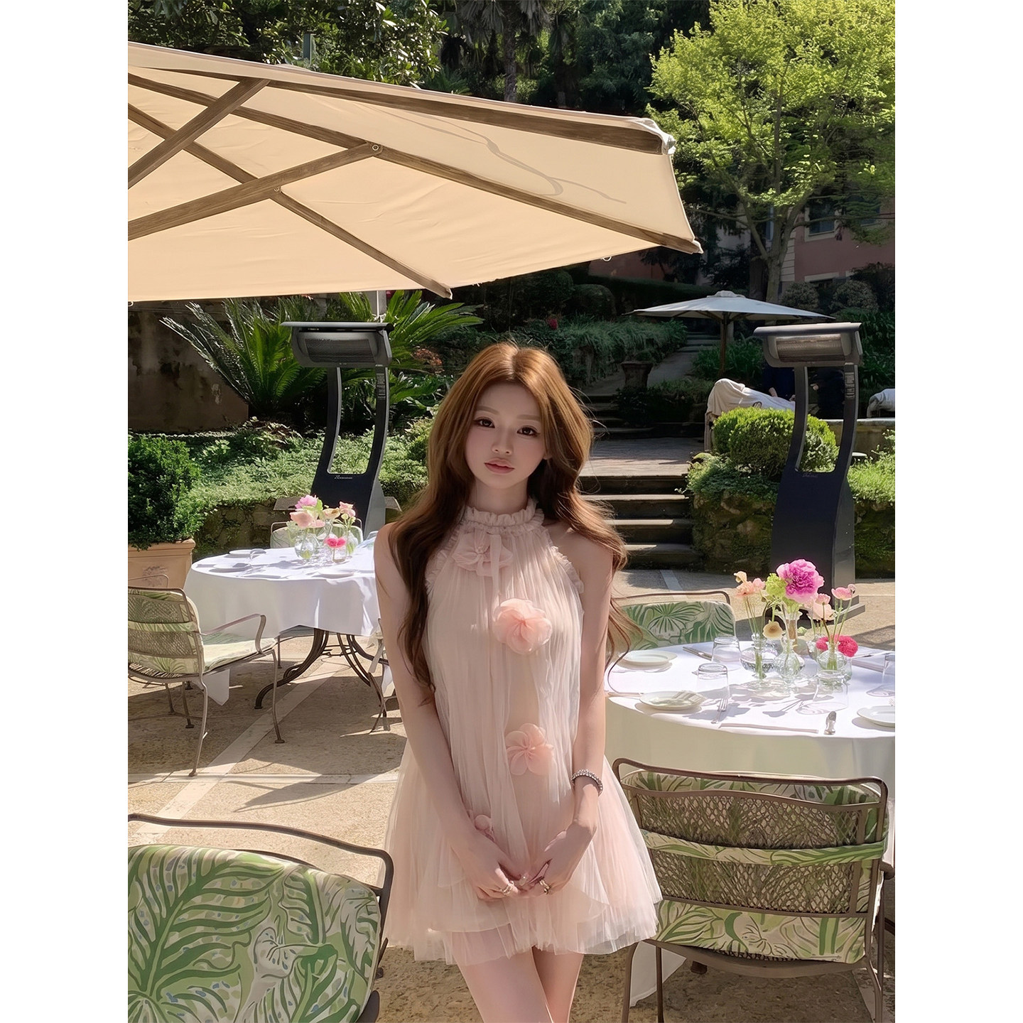 专柜正品法式温柔风挂脖连衣裙女夏季立体花朵显瘦网纱背心短裙子