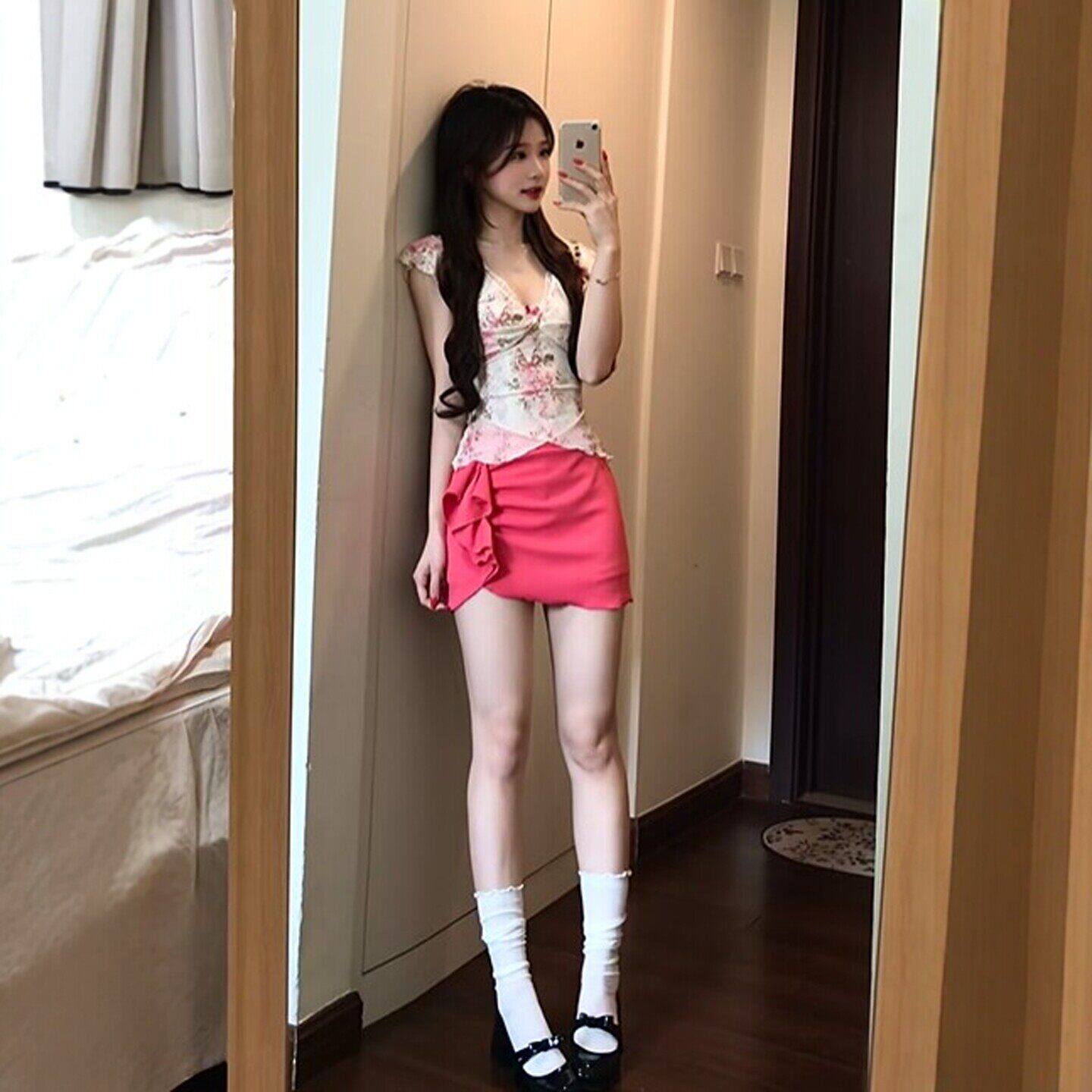 专柜正品温柔风独特超好看的碎花上衣包臀短裙两件套装一整套ootd