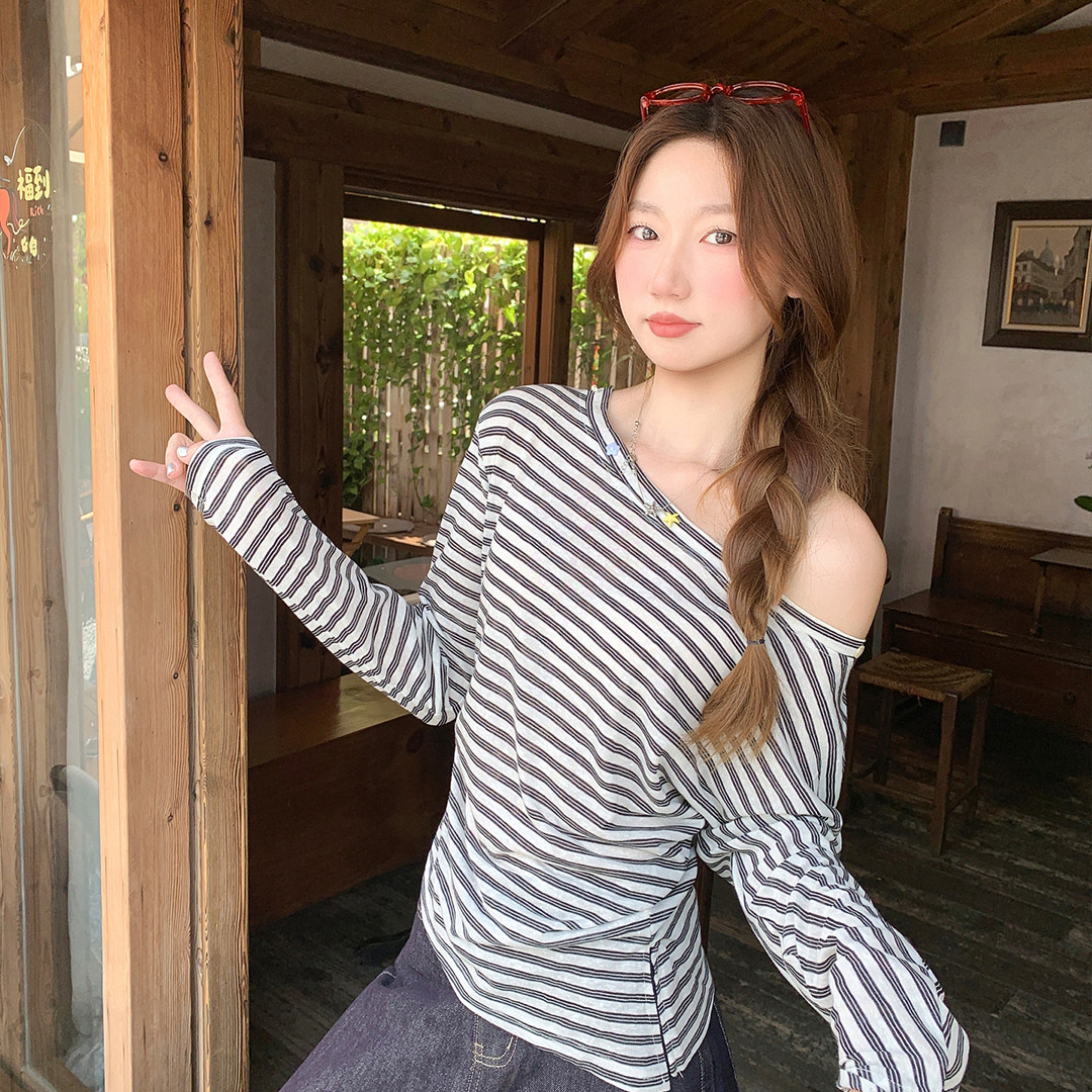 专柜正品辣妹风露肩斜肩条纹长袖T恤女修身显瘦百搭上衣