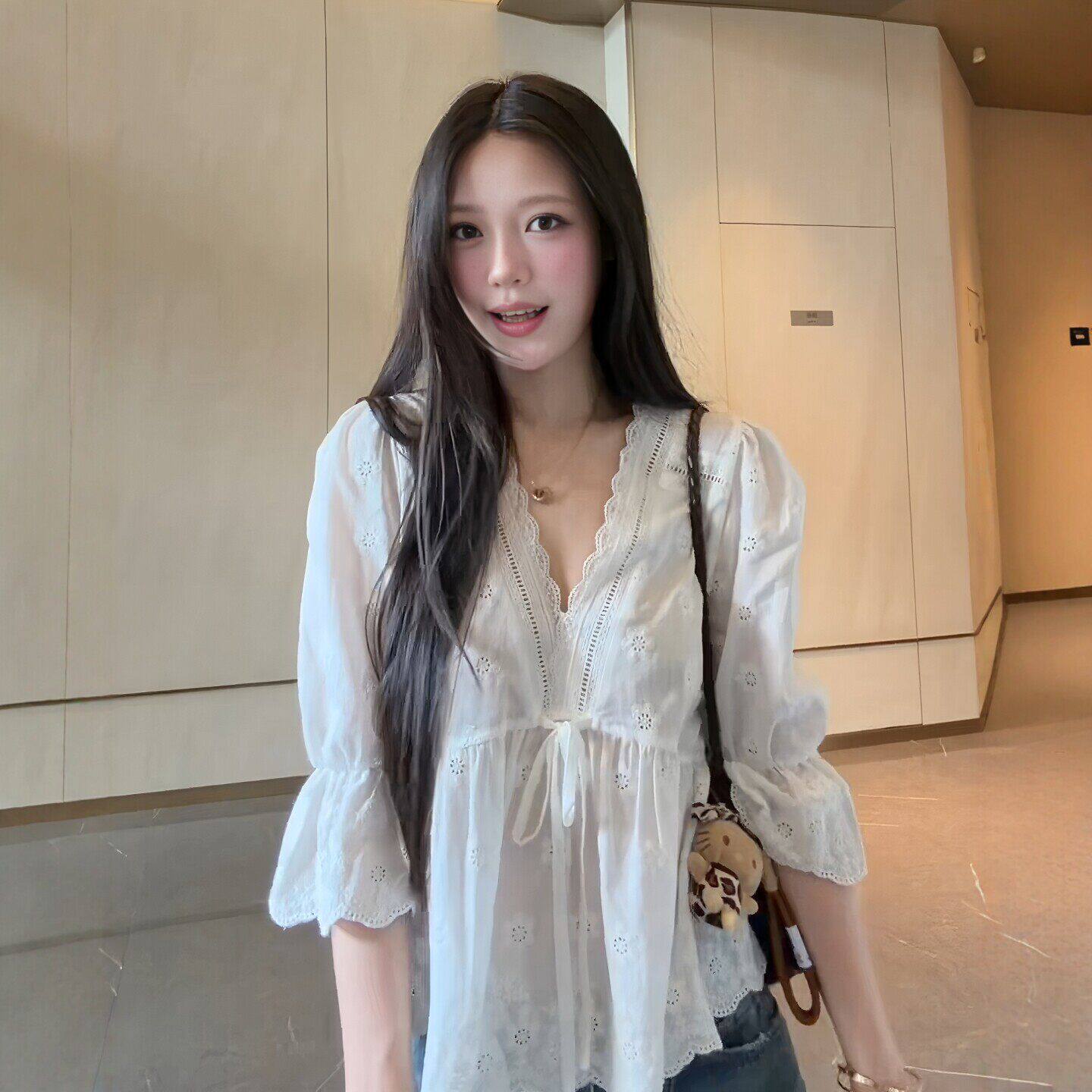 专柜正品法式温柔风V领七分袖衬衫女夏季气质设计感白色系带宽松
