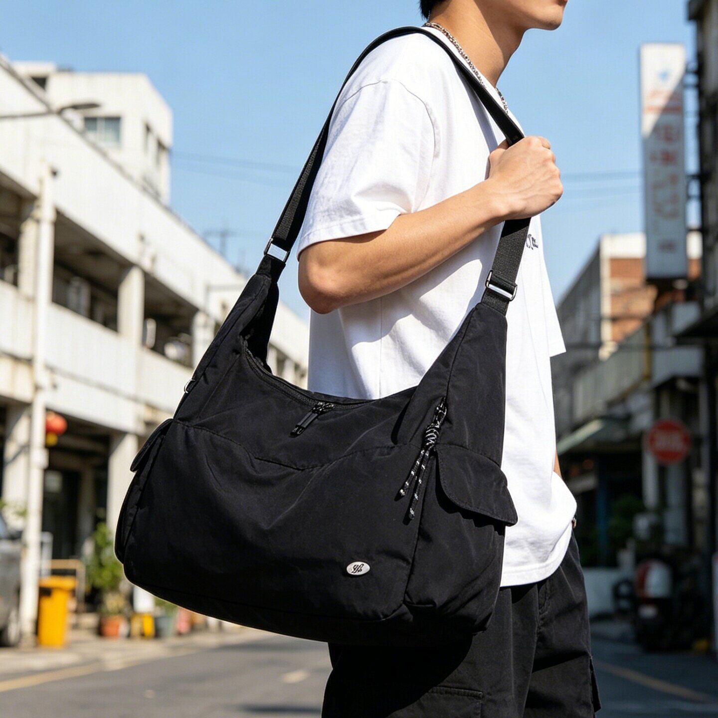 专柜正品大学生斜挎包男款2026新款包包上课通勤单肩男士背包大容
