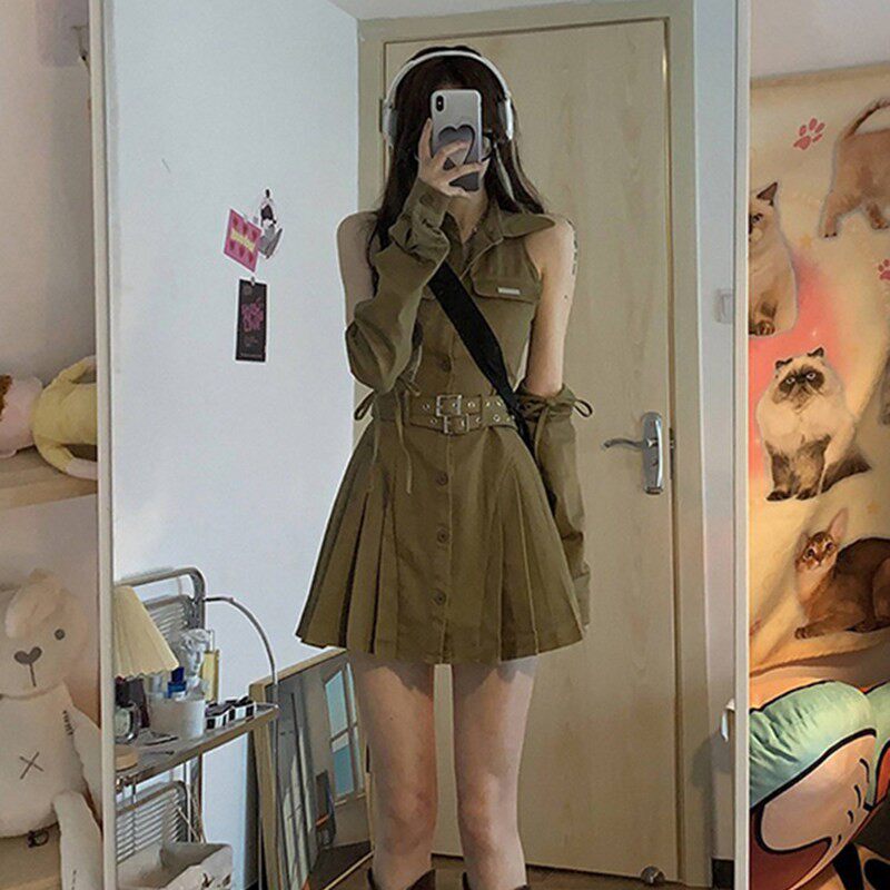 专柜正品法式复古辣妹工装连衣裙女收腰气质设计感小众百褶短裙子