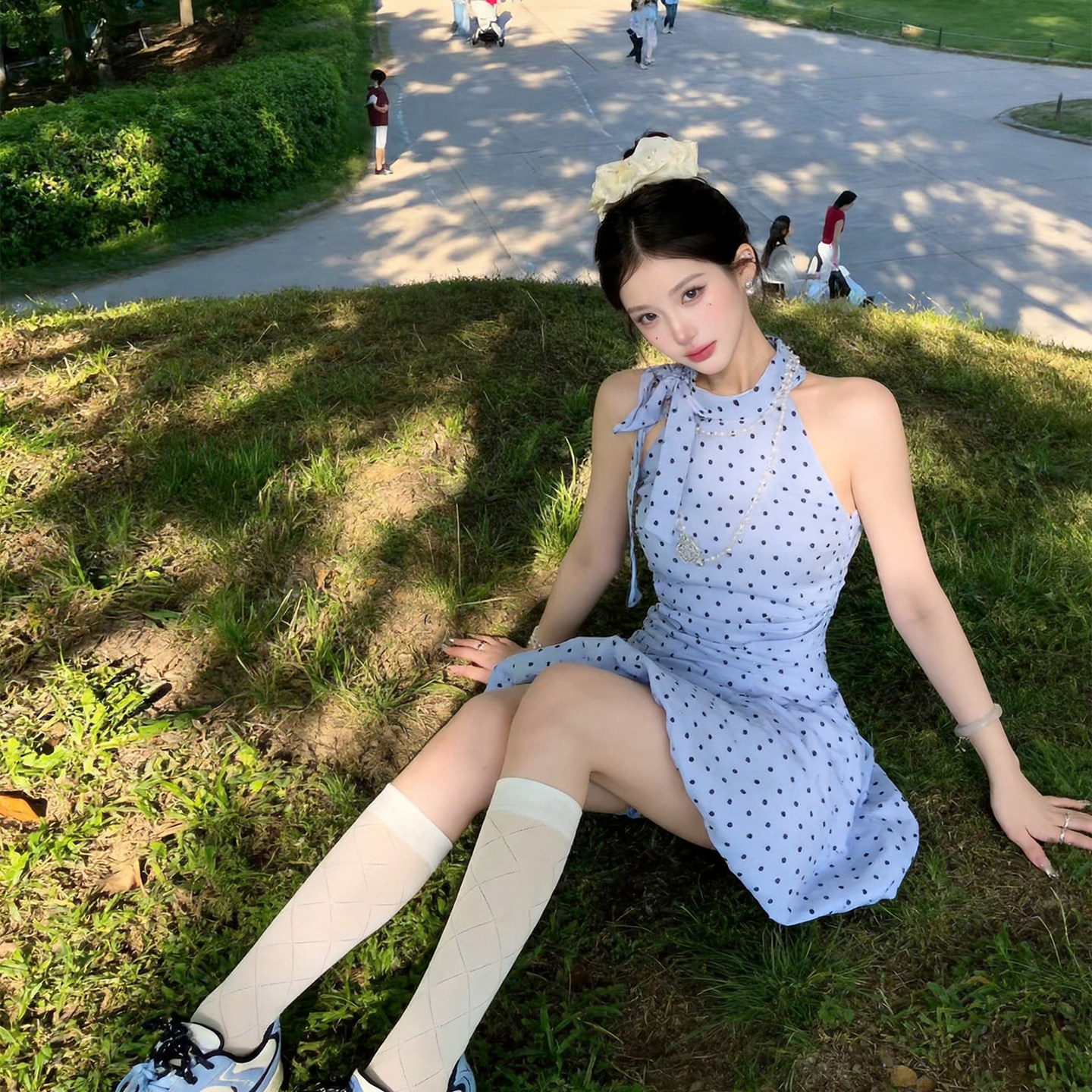 专柜正品2026新款蓝色法式波点花苞连衣裙女气质收腰显瘦裙子出片