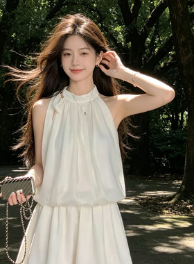 韩系千金风白色挂脖系带连衣裙女收腰减龄设计感甜美无袖短裙夏季