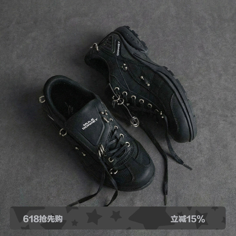 多嘴驴Donkey黑色翻盖德训鞋女春季运动鞋休闲铆钉纯黑赛车板鞋男