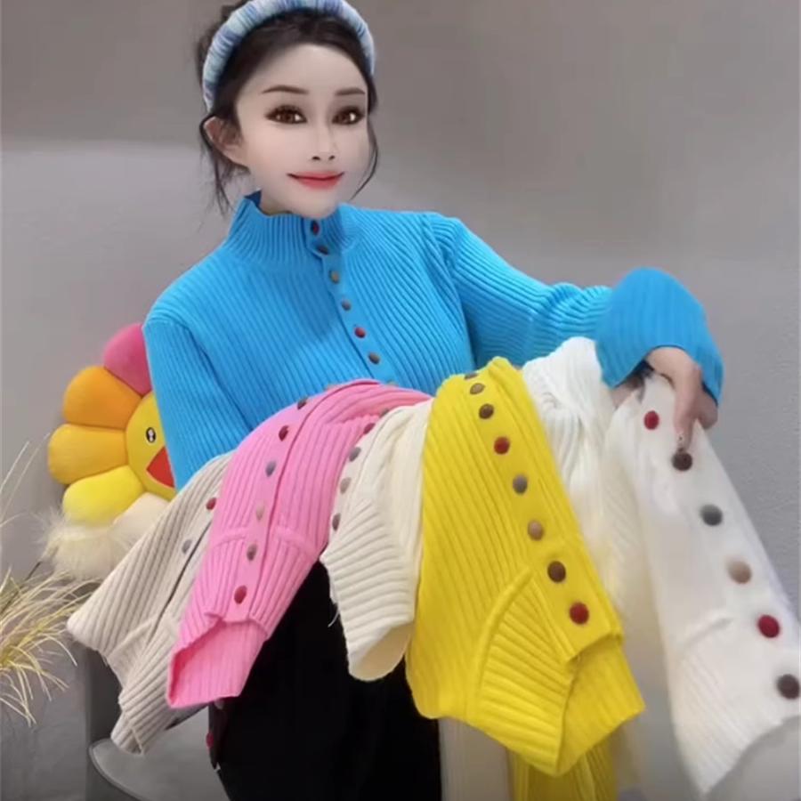 欧洲彩色纽扣半高领毛衣针织衫女秋冬新款修身显瘦弹力内搭上衣潮