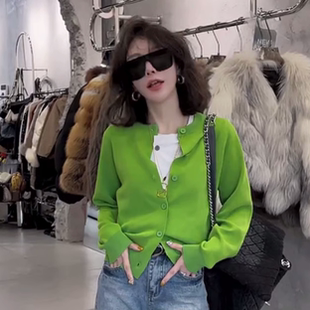 高级感软糯荧光绿单排扣针织衫女春季慵懒风休闲百搭长袖外套毛衣