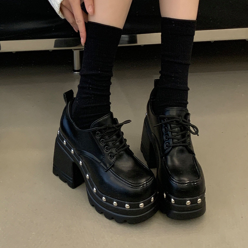 2026年春季英伦风黑色厚底单鞋朋克铆钉系带圆头高跟小皮鞋厚底鞋,女鞋,深口单鞋,淘宝优惠券,粉丝福利购,淘宝优惠卷