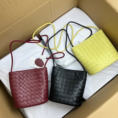 公司货捡漏绵羊皮编织女包