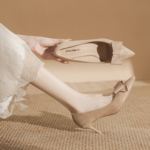 尖头浅口蝴蝶结一脚蹬单鞋女气质细跟高跟鞋通勤百搭绒面鞋子新款