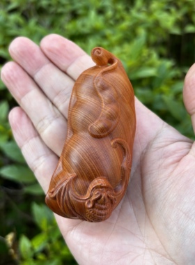 天然高油老料崖柏木雕刻四季豆文玩手把件随身盘玩吉祥平安小摆件