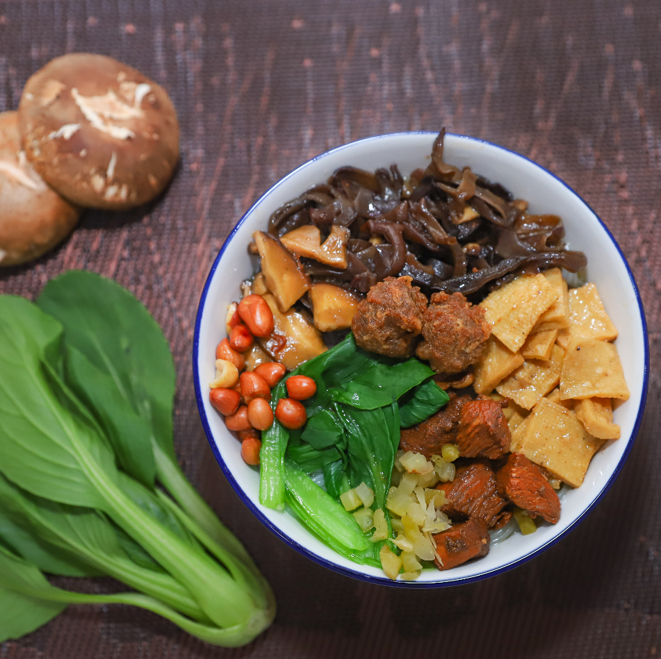 开封鸡丁米线香菇鸡汤速食懒人煮食正宗袋装无添加包装伊品伊味