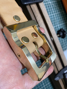 手工头层牛皮线切割黄铜硬汉日字扣头抛光cnc铜扣原色养牛皮带6.0