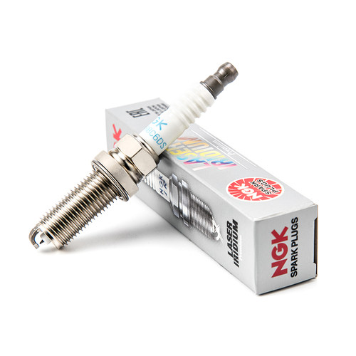 NGK铱铂金火花塞SILKAR8C6DS