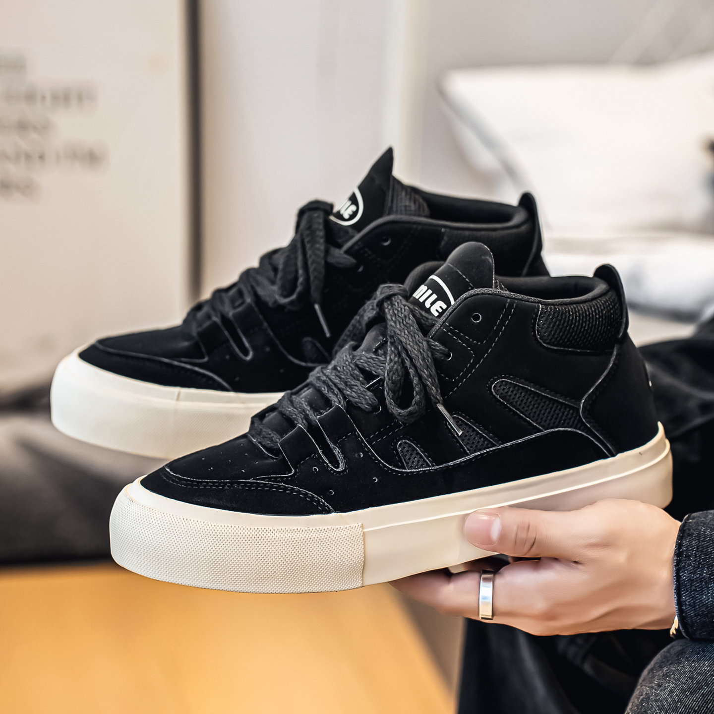 高帮板鞋男小众爆款百搭黑色休闲鞋子2025新款秋季潮流男百搭潮鞋