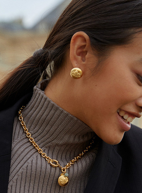 Louise Damas雕花纽扣耳钉女法式小众复古耳饰无耳洞佩戴中古耳环