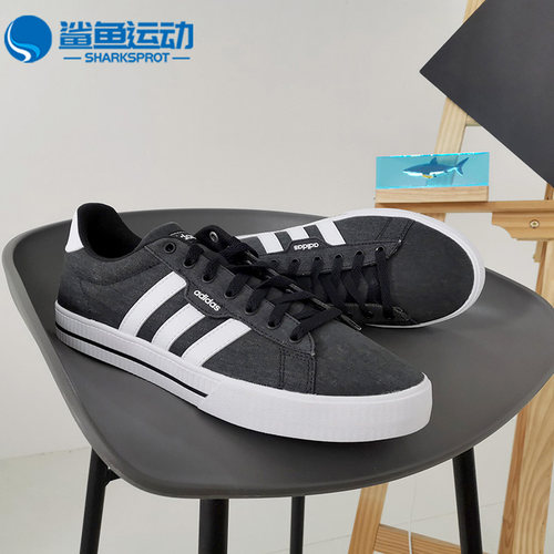 阿迪达斯男子运动板鞋FW7033