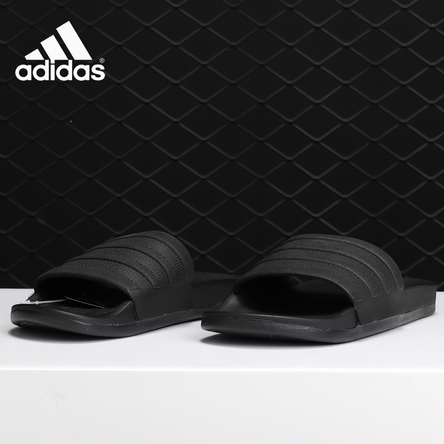 阿迪达斯女子运动拖鞋BB1095