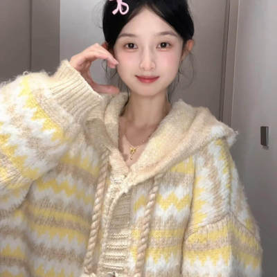 黄色拼色连帽毛衣外套女2