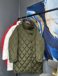 M军绿白红三色菱格纹立领宽松中长款羽绒服MBO3EINX16