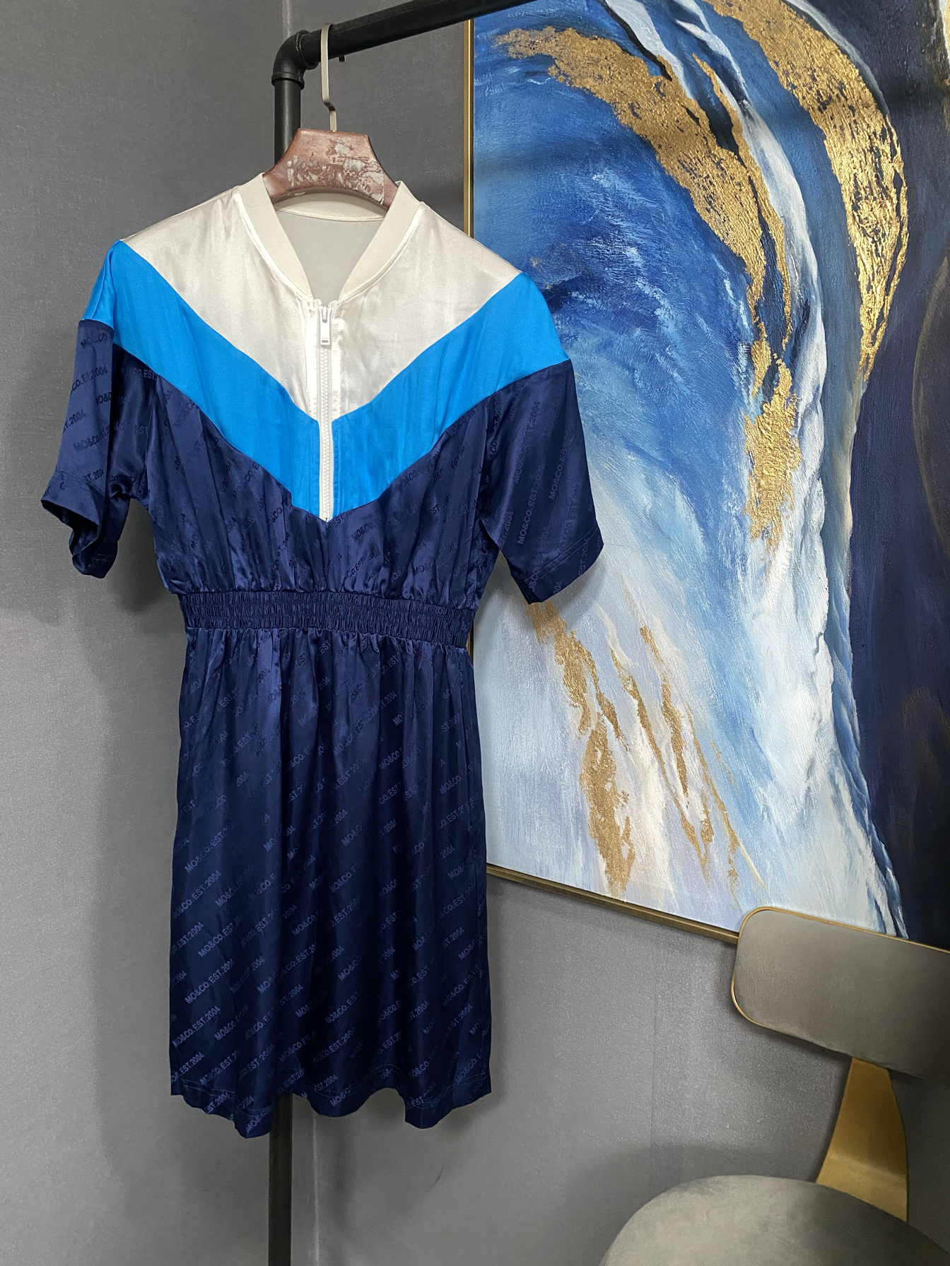 M白拼蓝深蓝三色暗字母含真丝棒球服半袖连衣裙MAI2DRS042