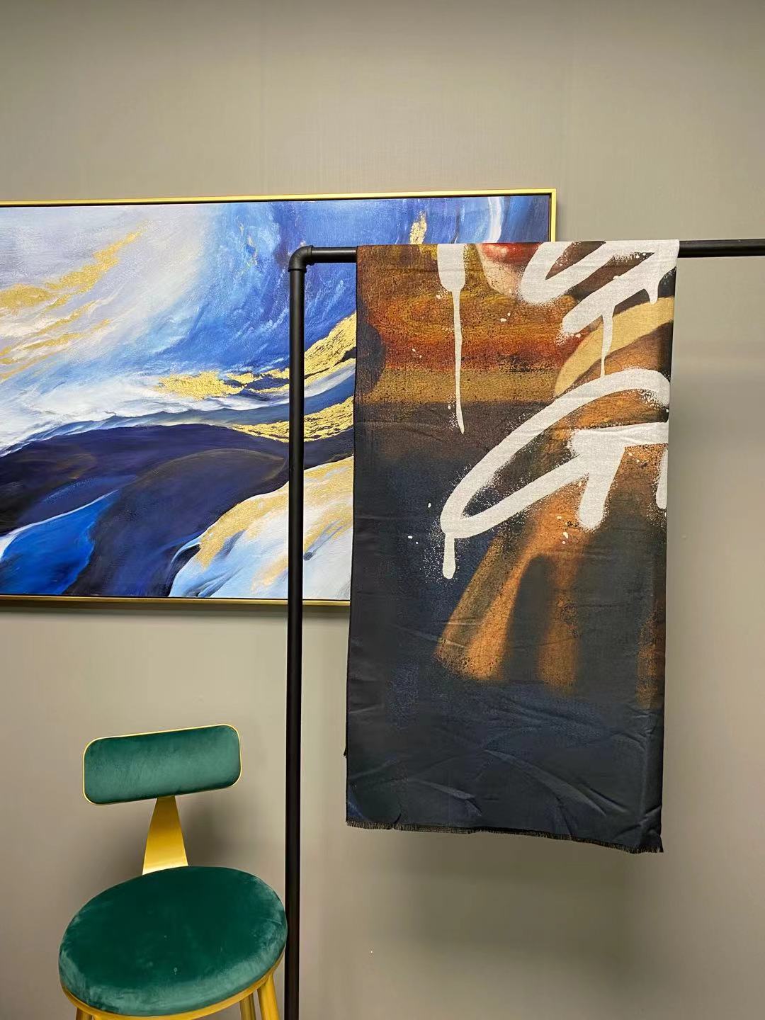 M黑色绿棕色白色字母花纹大围巾MA184